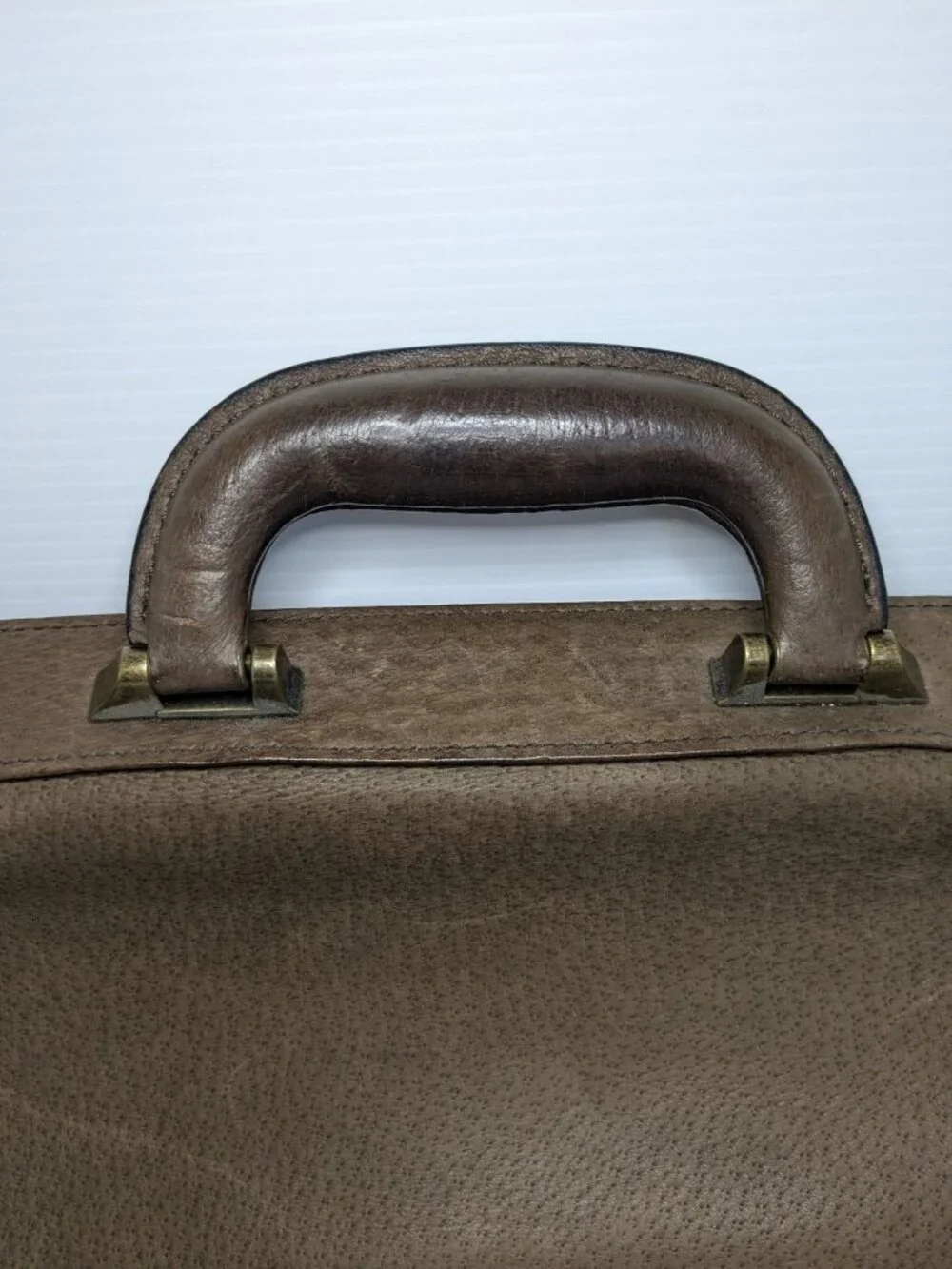 Wilsons Leather Brown Leather Briefcase Messenger Bag Top Handle Shoulder Strap